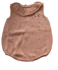 Barboteuse en tricot vieux rose